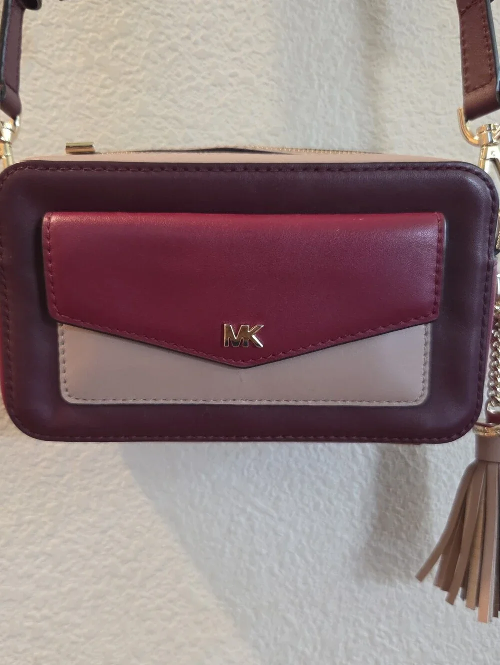 Michael Kors crossbodies sm pocket camera bag